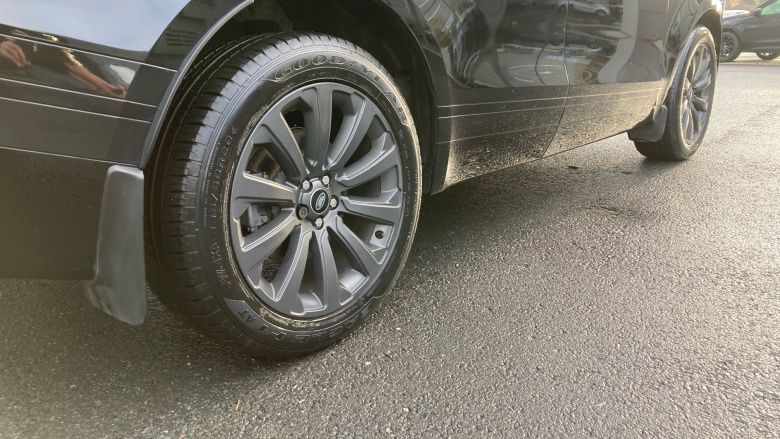 Land Rover Range Rover Velar 2.0 D200 R-Dynamic SE 5dr Auto Diesel Estate